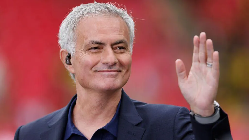 Which person would say not to this Portuguese giant? - Mourinho arrives for negotiations